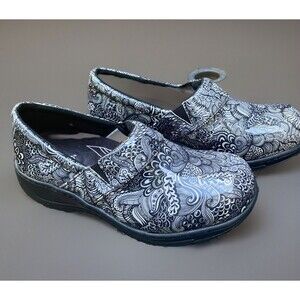 Laforst Slip Resistant Womens Size 7  Women Nursing Shoes Work Clogs Black White